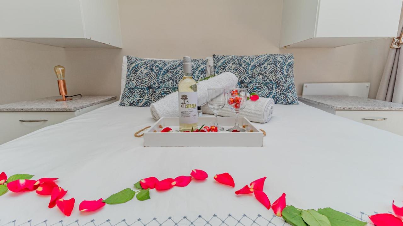 Sea Breeze Hotel Блубергстранд Екстериор снимка
