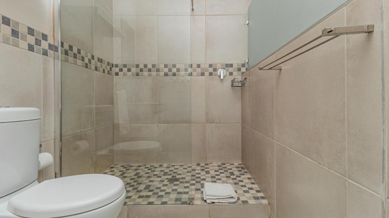 Sea Breeze Hotel Блубергстранд Екстериор снимка