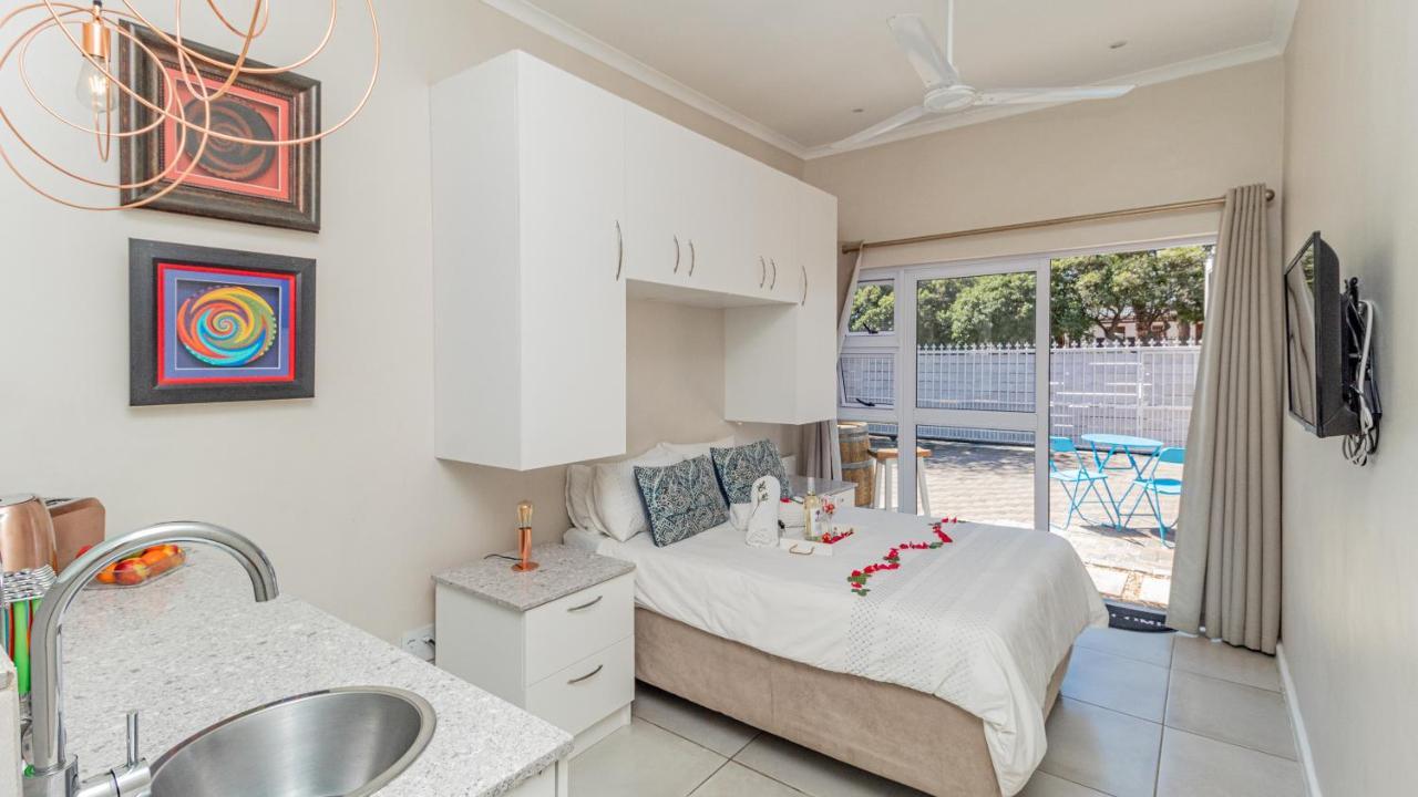 Sea Breeze Hotel Блубергстранд Екстериор снимка
