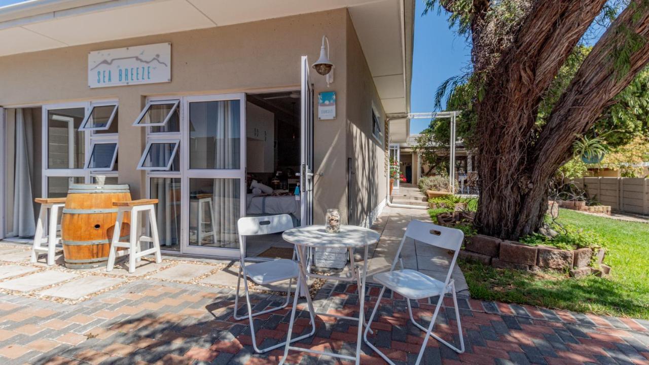 Sea Breeze Hotel Блубергстранд Екстериор снимка